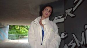 Public Agent Eager Spanish teen loves blowjobs