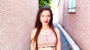 Jacquie Et Michel TV Lolita 25 years old craves hard discovery